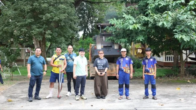 เทศบาลตำบลพลับพลานารายณ์ ขอขอบคุณ ท่านนายกบุญเลี้ยง นนทรัตน์ #นายกเทศมนตรีตำบลหนองตาคง อำเภอโป่งน้ำร้อน จังหวัดจันทบุรี ที่ให้การสนับสนุนรถบดดินเพื่อปรับปรุงภูมิทัศน์สนามกีฬาในเขตเทศบาลตำบลพลับพลานารายณ์ มา ณ โอกาสนี้